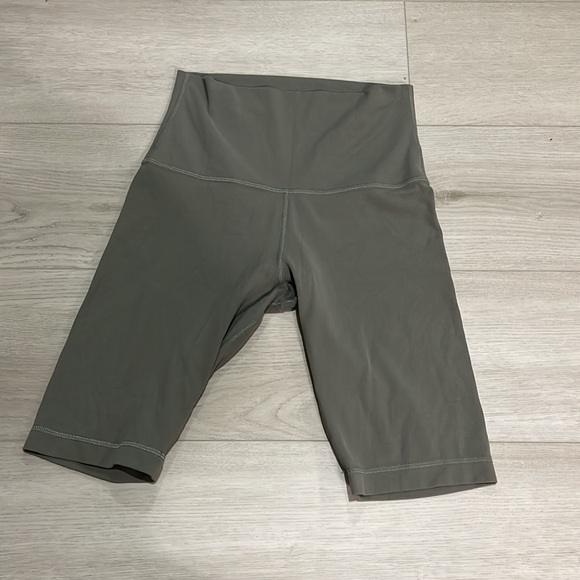 Lululemon align shorts - Picture 2 of 5